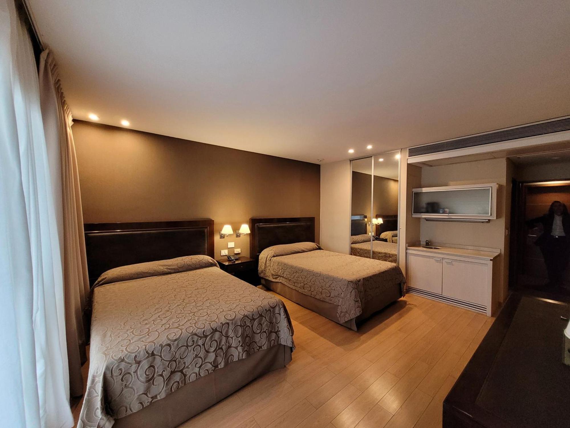 Hotel Plaza Colón Dış mekan fotoğraf